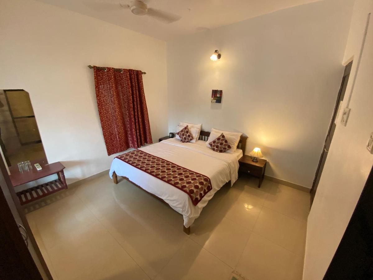 Shanu'S Seaside Inn - A Family-Run Guesthouse Just 100 Metres From Candolim Beach Exterior foto